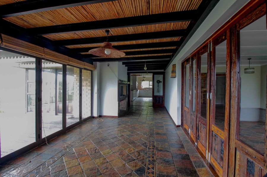 5 Bedroom Property for Sale in Paradise Beach Eastern Cape